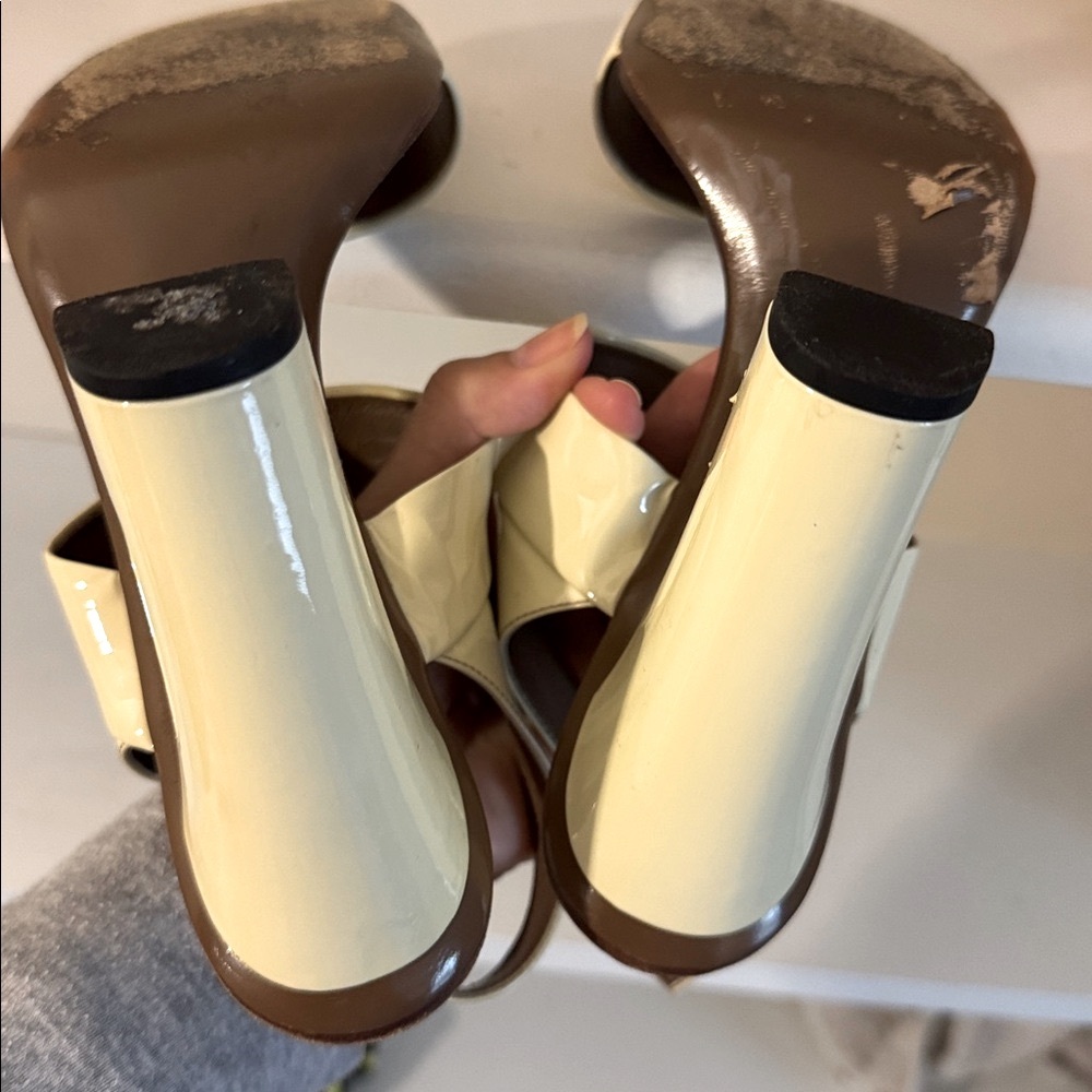 Gucci Cream Patent Leather Block Heel Sandals - Picture 6 of 10